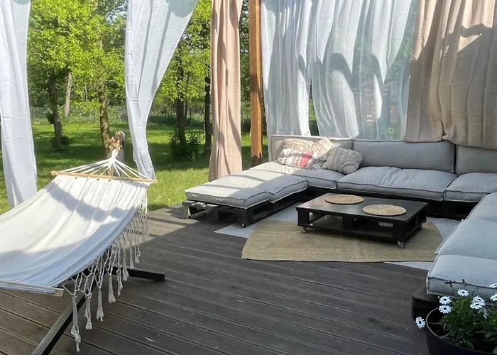 Kontener Nad Rzeka Holiday home *