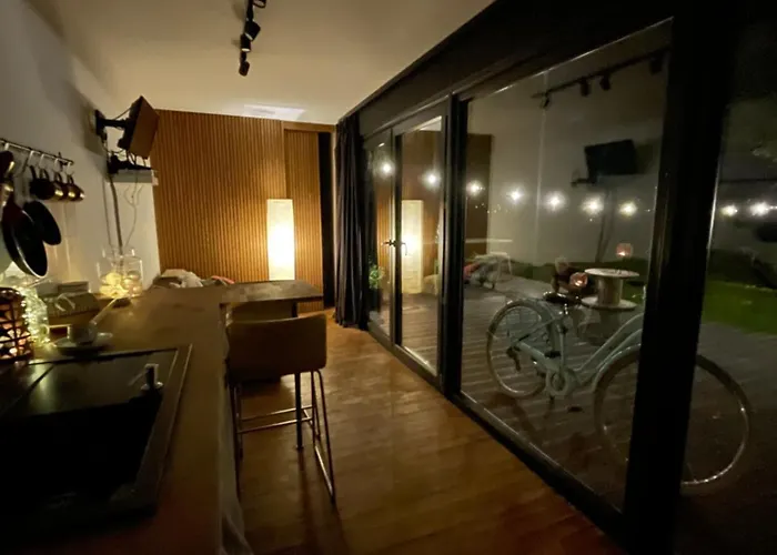 Kontener Nad Rzeka Holiday home Grabie